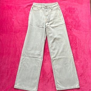 Light Wash Baggy Jeans. Never Worn.
